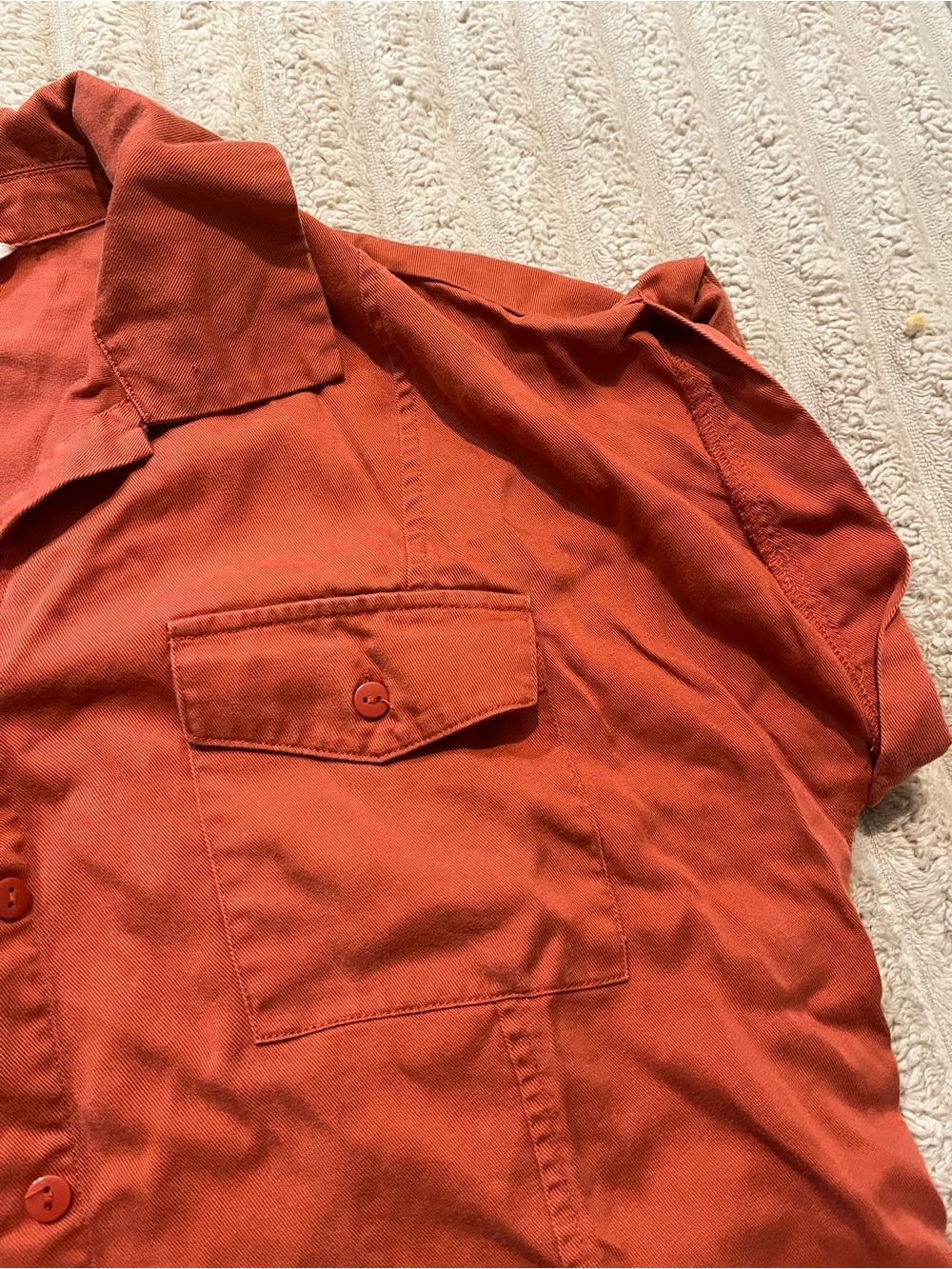 Rust Short-Sleeve Button Front Utility Blouse - Picture 4 of 10